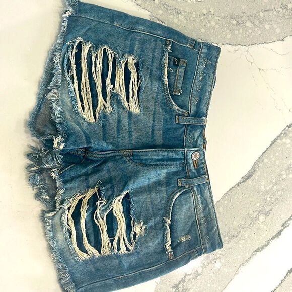 Kancan Distressed Shorts‎ - Picture 1 of 7